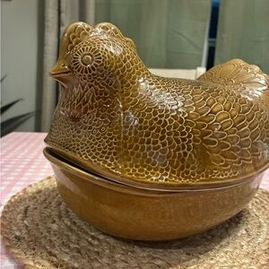 Vintage Taylor & NG Glazed Ceramic Hen Chicken Roaster Lidded Casserole Dish